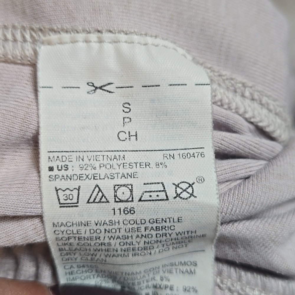 Old Navy Breath On Shorts – Bundle of 2, Small, Mauve Pink & Army Green - Picture 5 of 5
